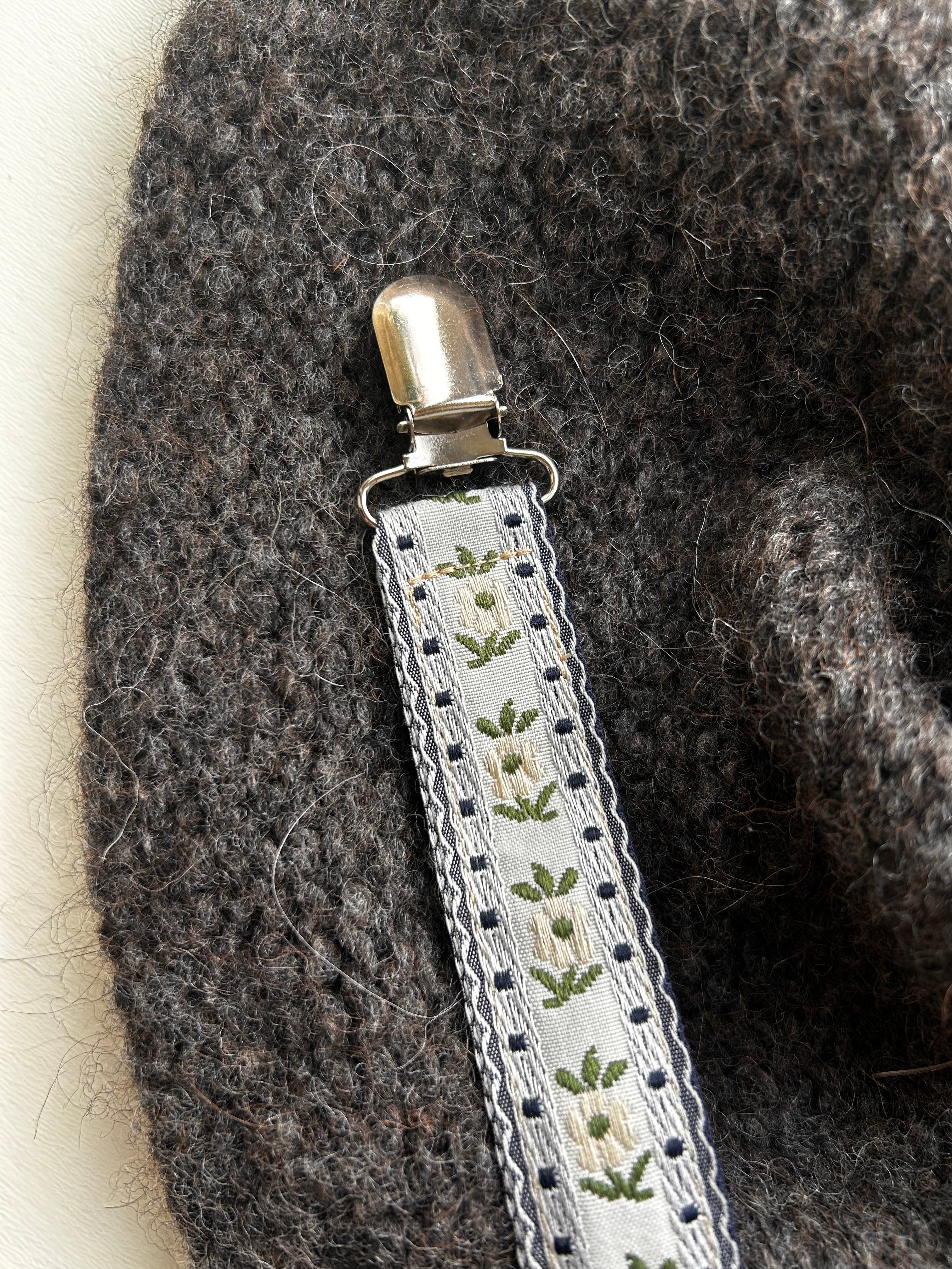 Willow & Dot - Pacifier Clip