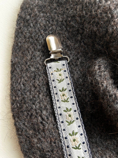 Willow & Dot - Pacifier Clip