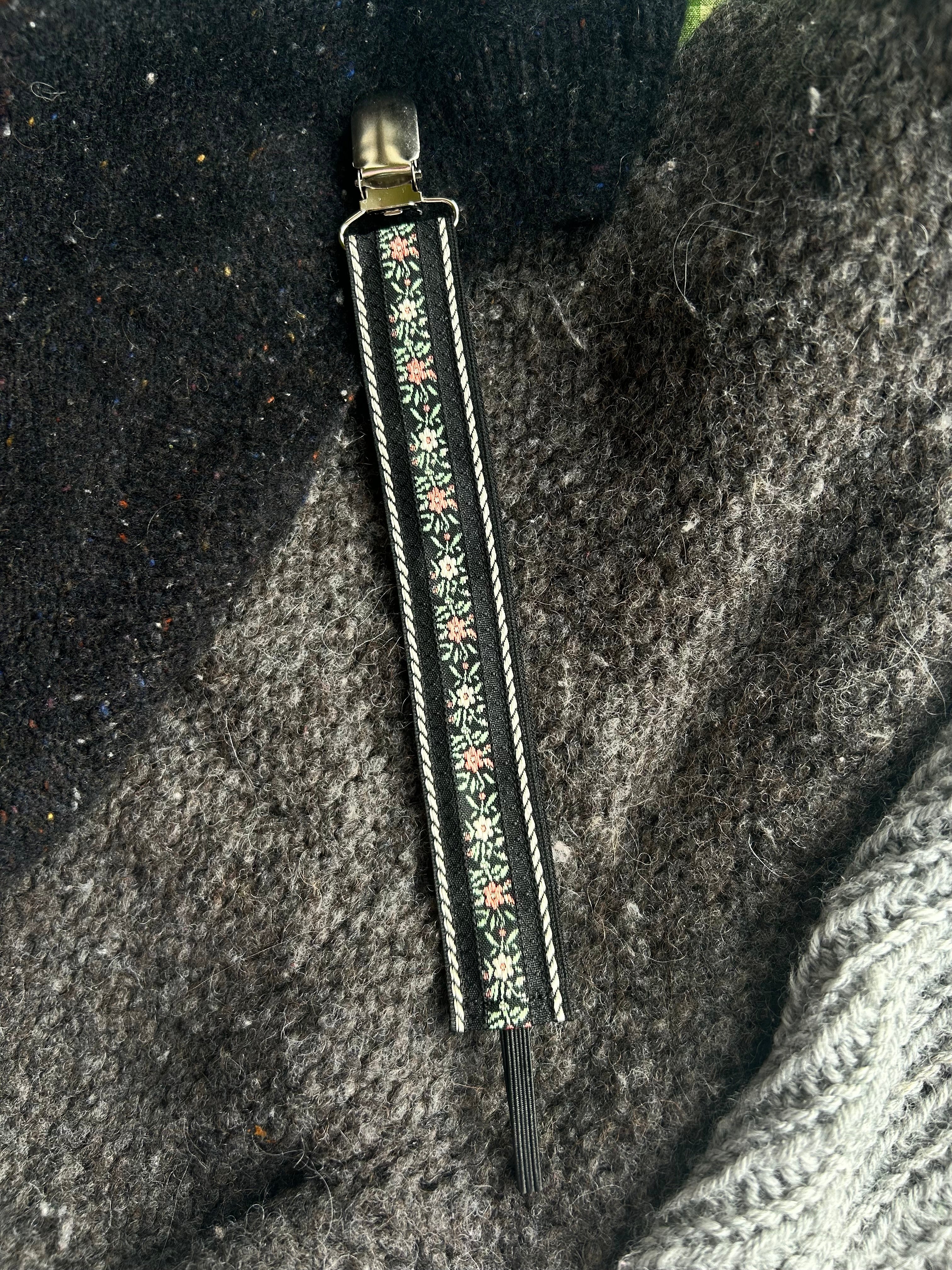 Night blossom - pacifier clip