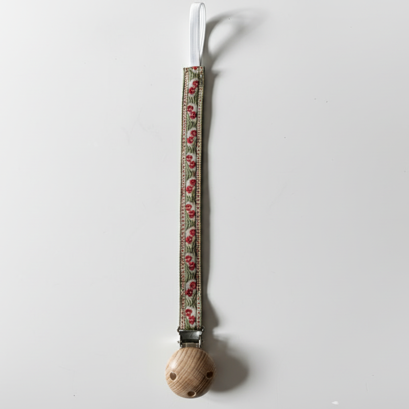 Forest Berry - Pacifier Clip