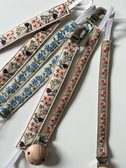 Forest Berry - Pacifier Clip