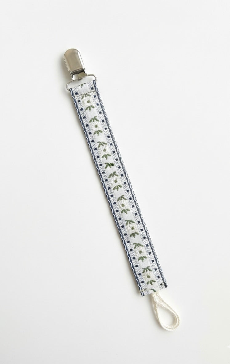 Willow & Dot - Pacifier Clip